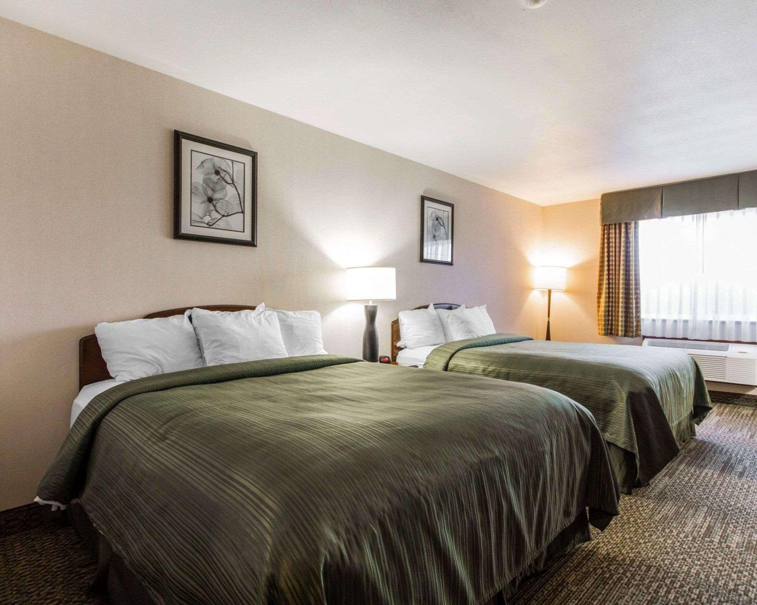Quality Inn & Suites Stoughton - Madison South Exterior photo